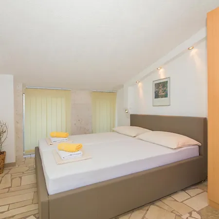 6 شقة Baška Voda