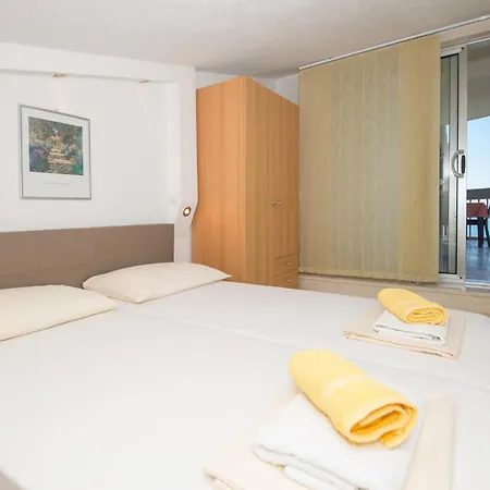 6 Apartament *