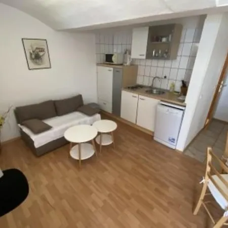 Apartment 6 *
